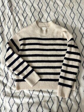 H&M cream and navy striped crewneck sweater with ribbed detailing, medium